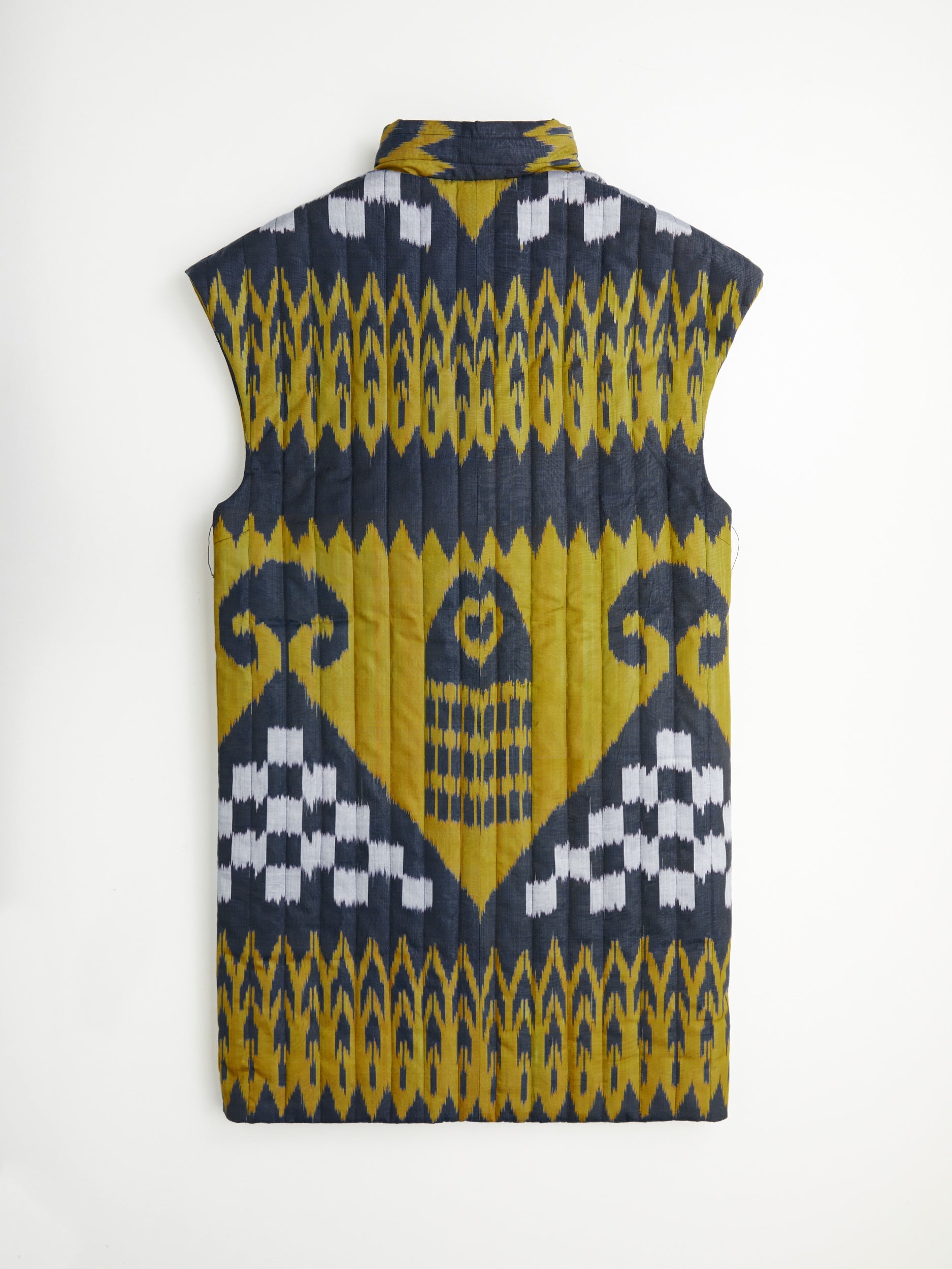 quilted-silk-handwoven-coat-vest-natural-fibers-central-asia